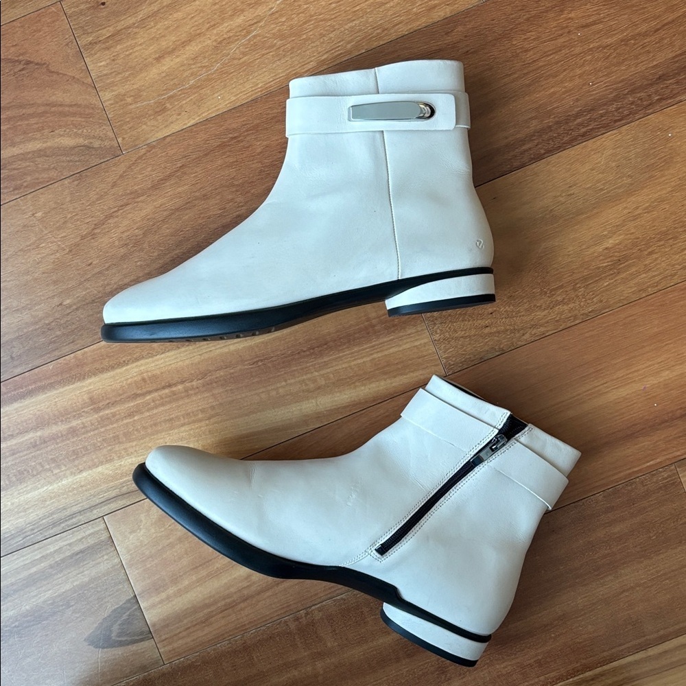 NWOT Ecco leather boots - Picture 7 of 9